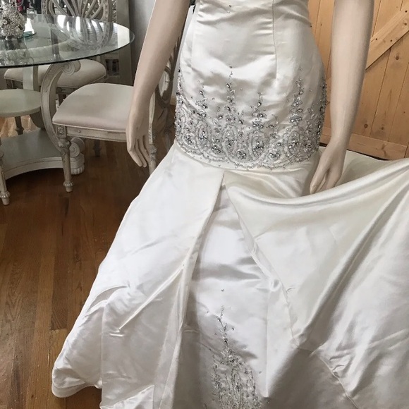 Mermaid sleeveless Silk wedding Dress with Swarovski Crystals BEAUTIFUL!! - Picture 8 of 12